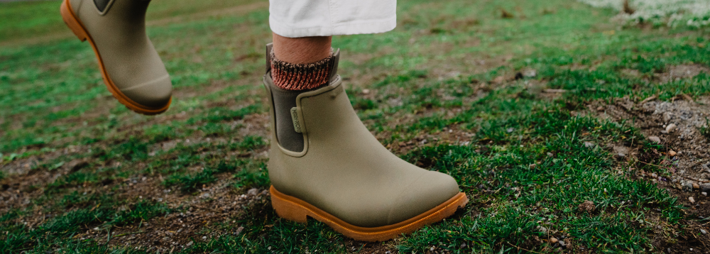 Stay Warm and Comfy: The Best Rain Boots for Outdoor Sports