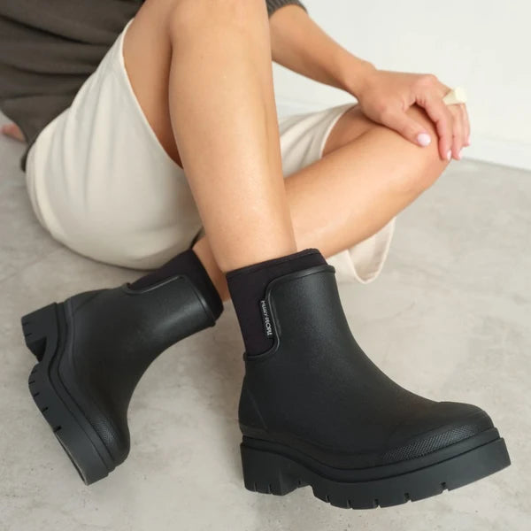 Tully Boot // Black