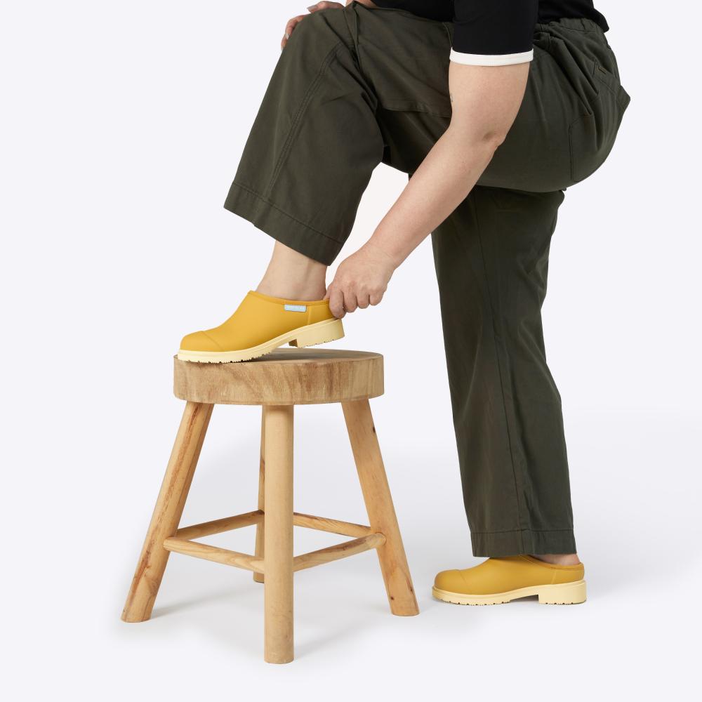 Billie Clog // Buttermilk