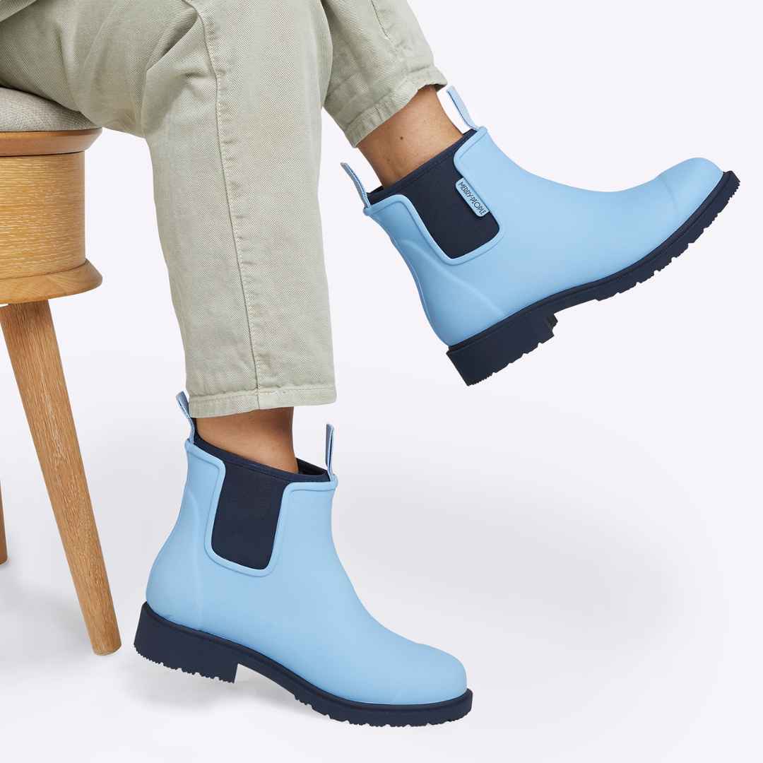 Blue rain boots clearance womens