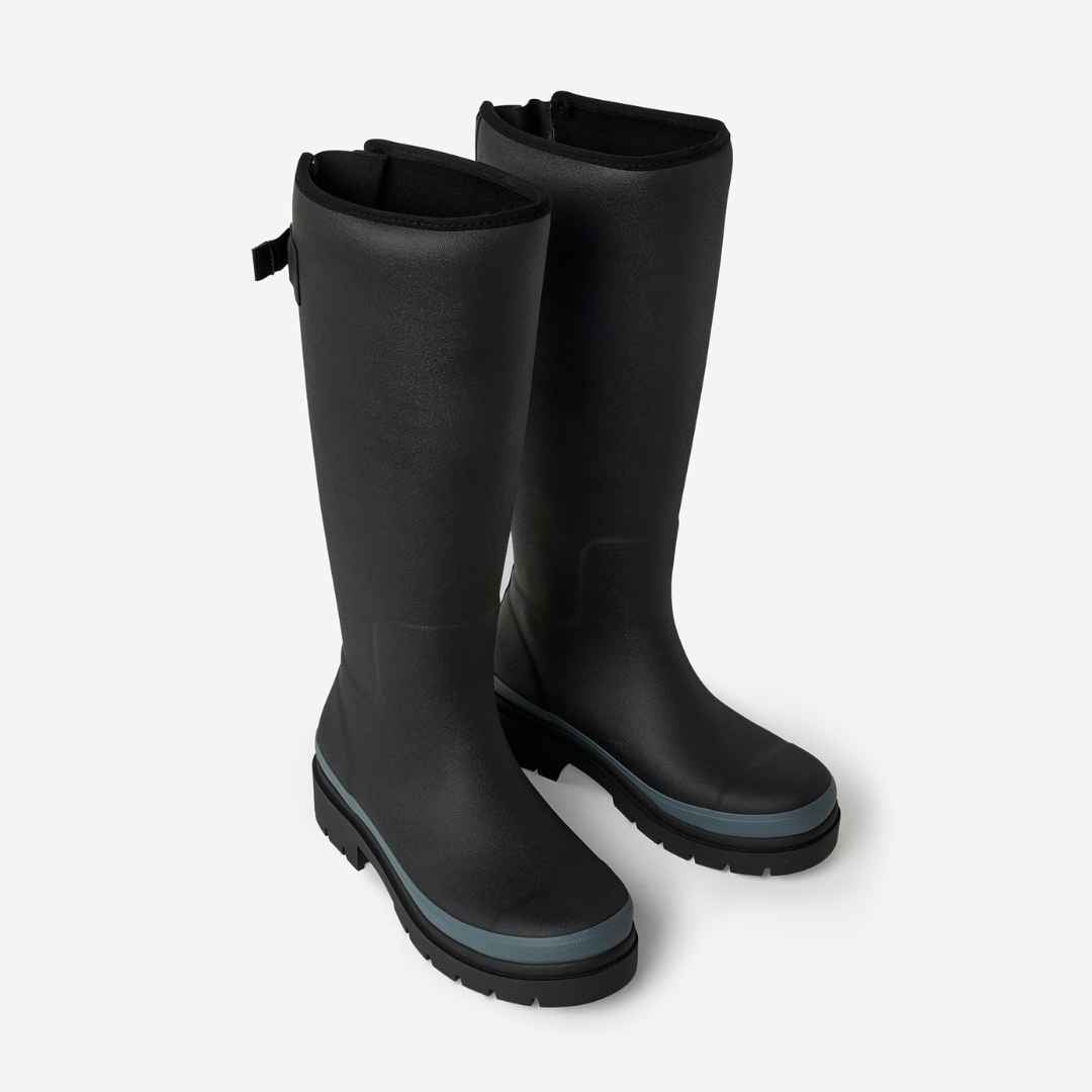 Black hot sale rubber boots