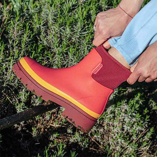 Tully Boot // Grapefruit Red