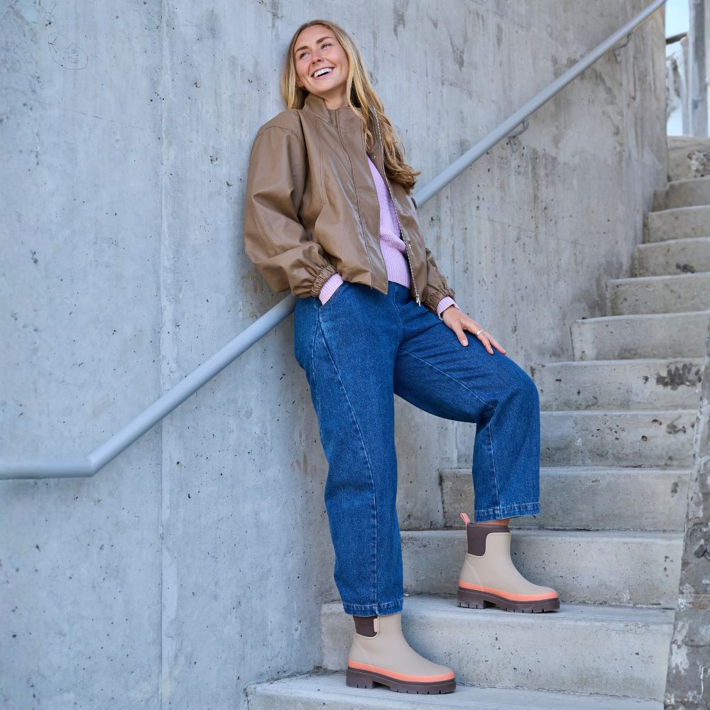 Tully Boot // Taupe & Apricot