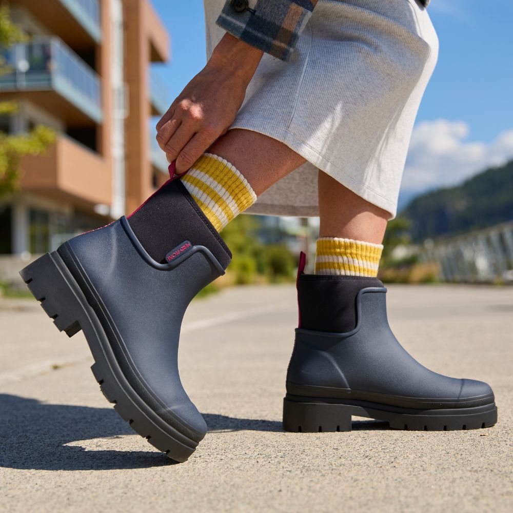 Tully Boot // Midnight & Magenta